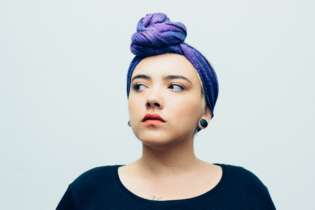 Fashionable girl with purple turban by Diogo Vasconcellos on 500px.com