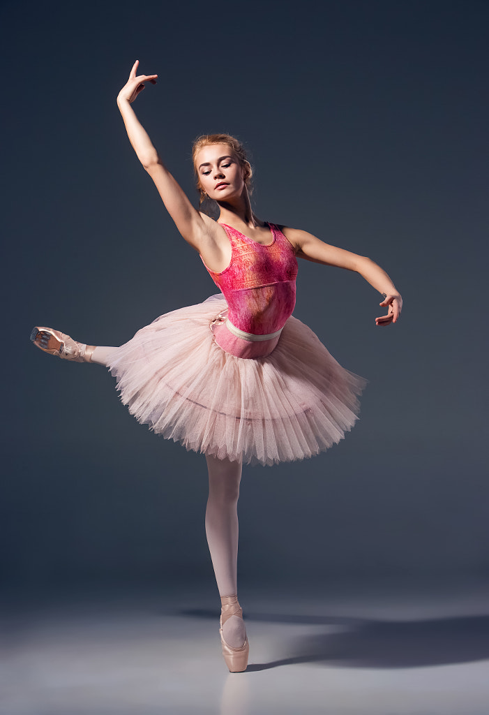 Portrait of the ballerina in ballet pose by Владимир Мельник / 500px