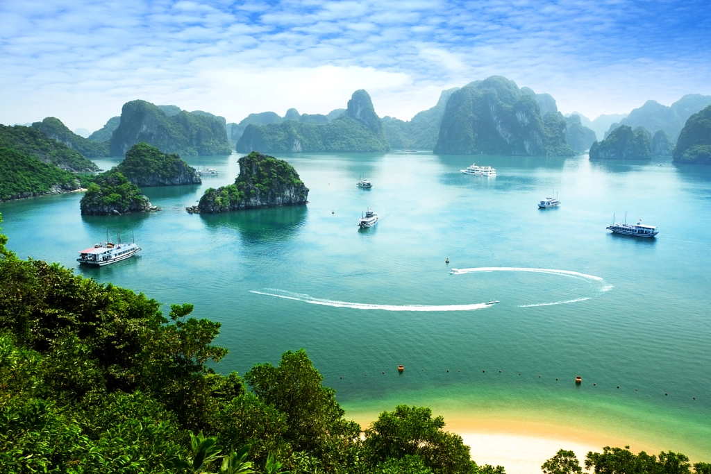 Halong Bay, Vietnam by cristal tran on 500px.com
