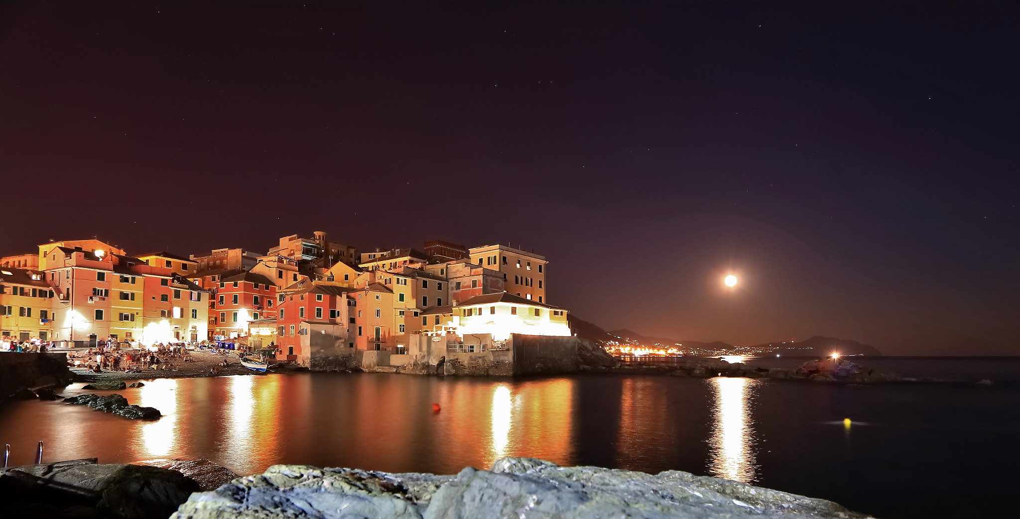 Luna piena a Boccadasse