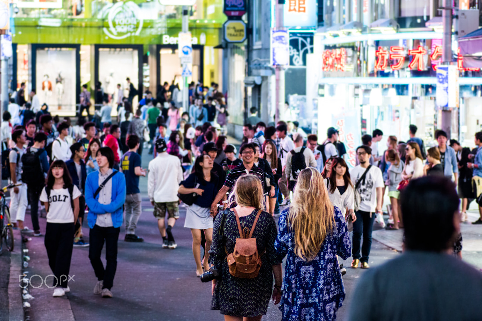 Canon EOS 70D + Tamron SP AF 90mm F2.8 Di Macro sample photo. Girls shibuya https://500px.com/photo/117834005/ photography