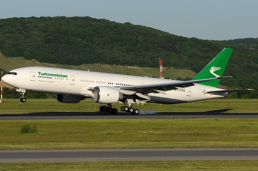 Turkmenistan Government Boeing 777 by Chris Jilli on 500px.com