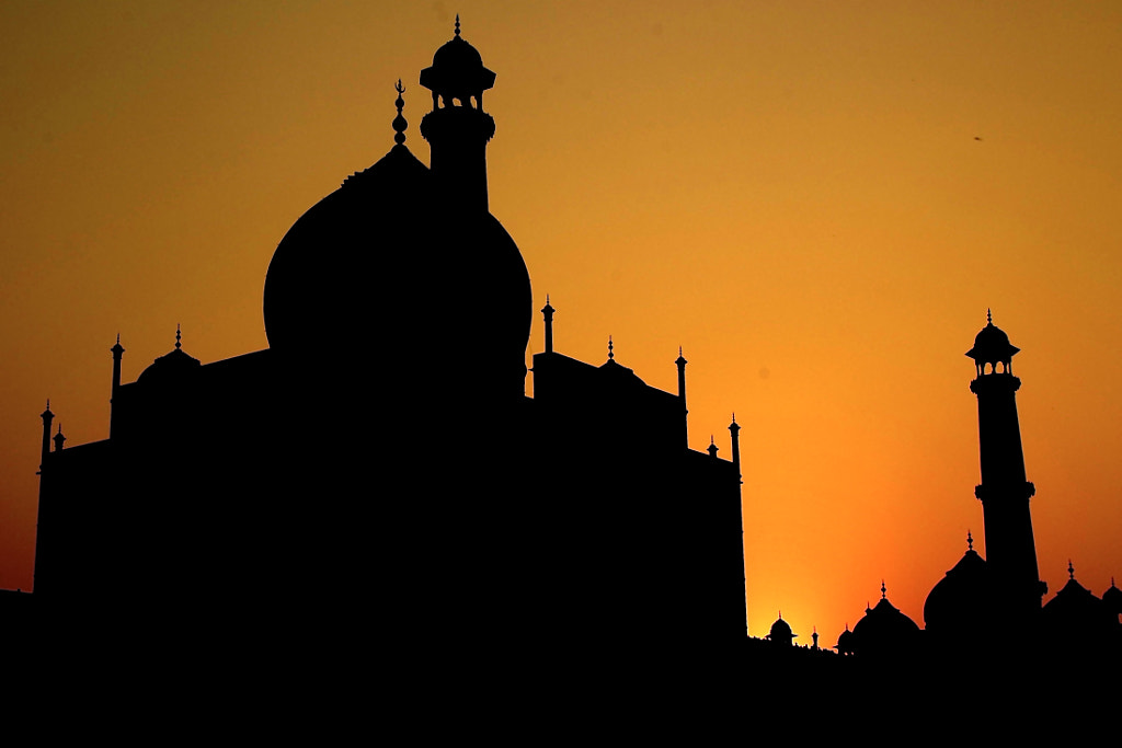 Taj Mahal sunset by thijsvrijstaat on 500px.com