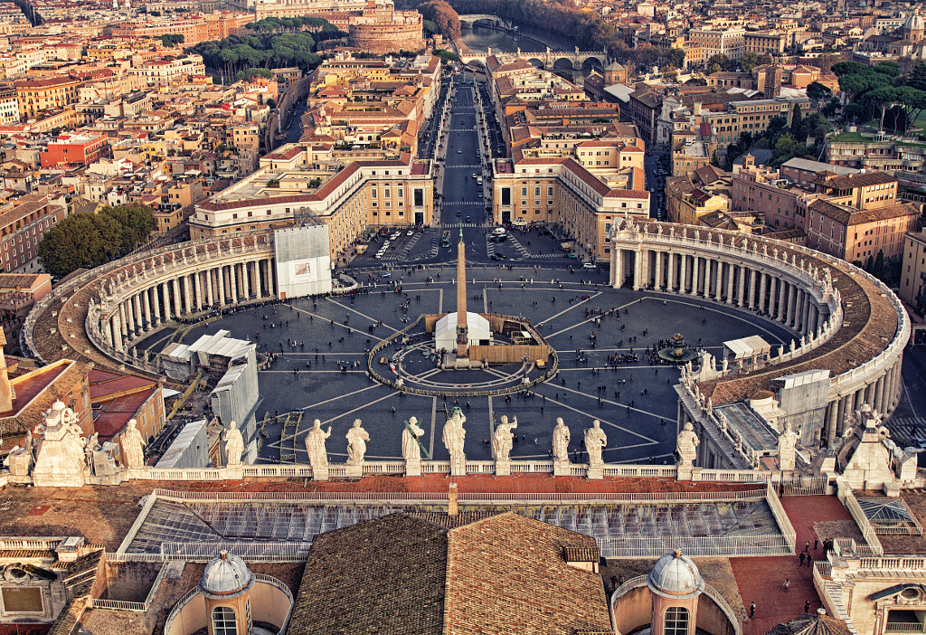 Piazza San Pietro in Vatican City by Andreas Mehl on 500px.com