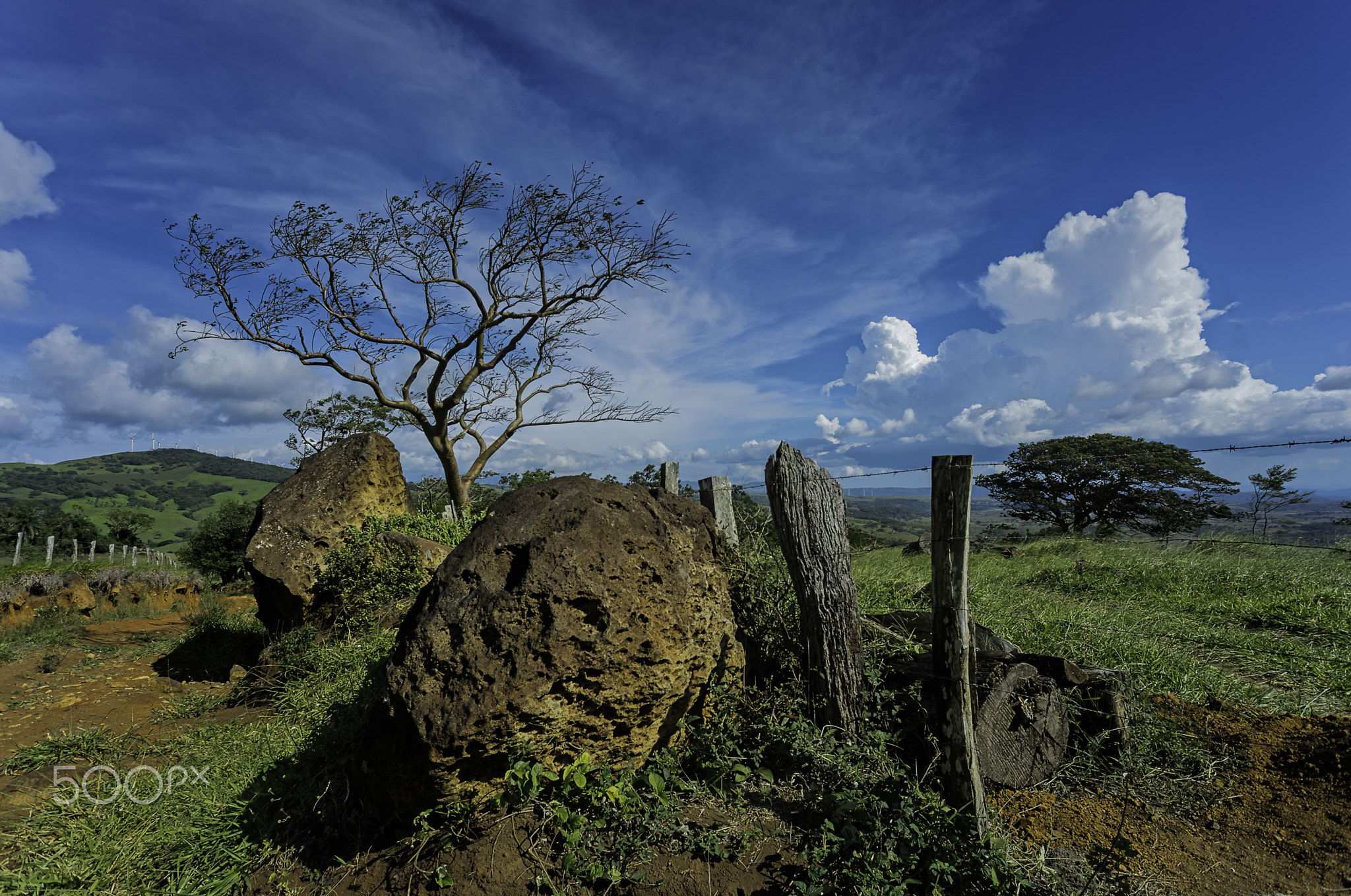 Tierras Morenas road