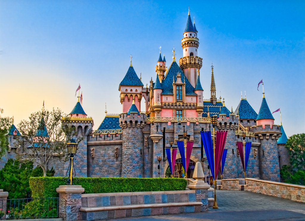 Snow White Castle by Dmitry Smolyanitsky / 500px