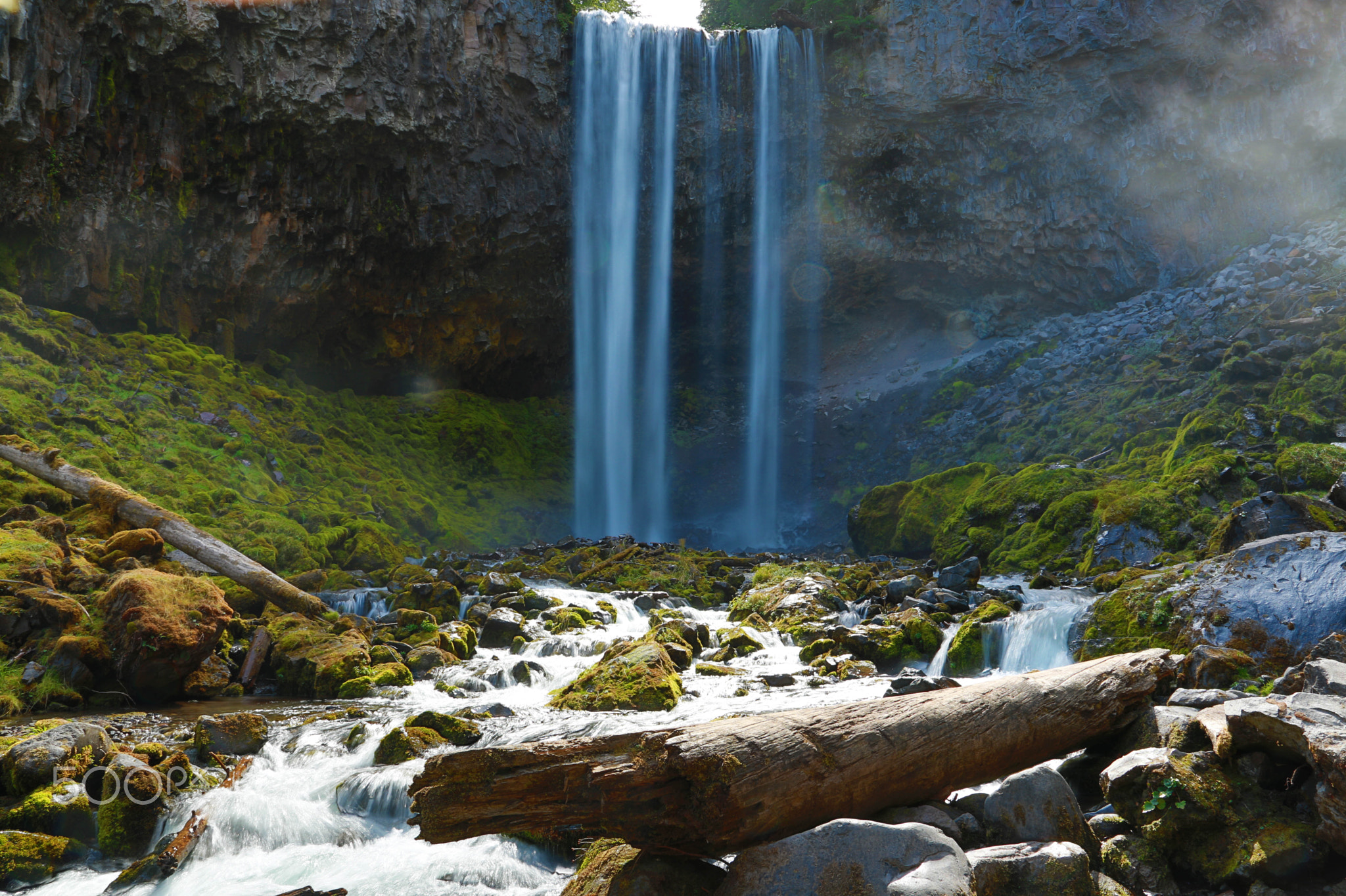Tamanawas Falls Front.jpg