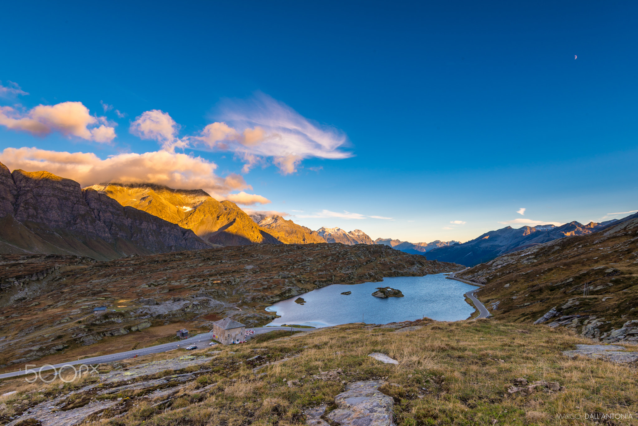 Golden peaks