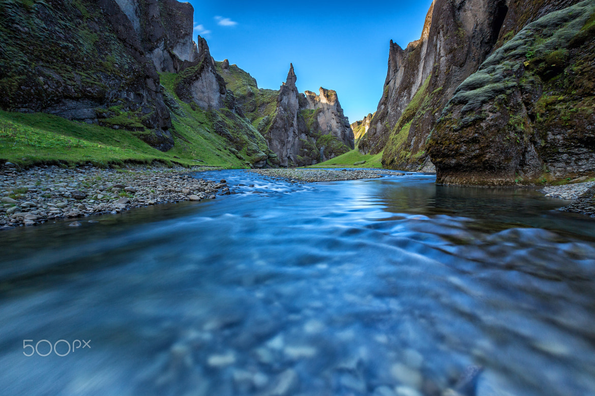 mid range focal length depth of field