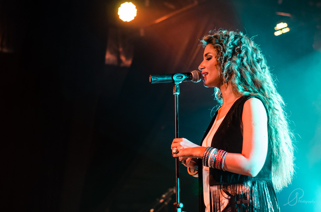 Nesma Mahgoub live in concert by Sallie Pisch / 500px