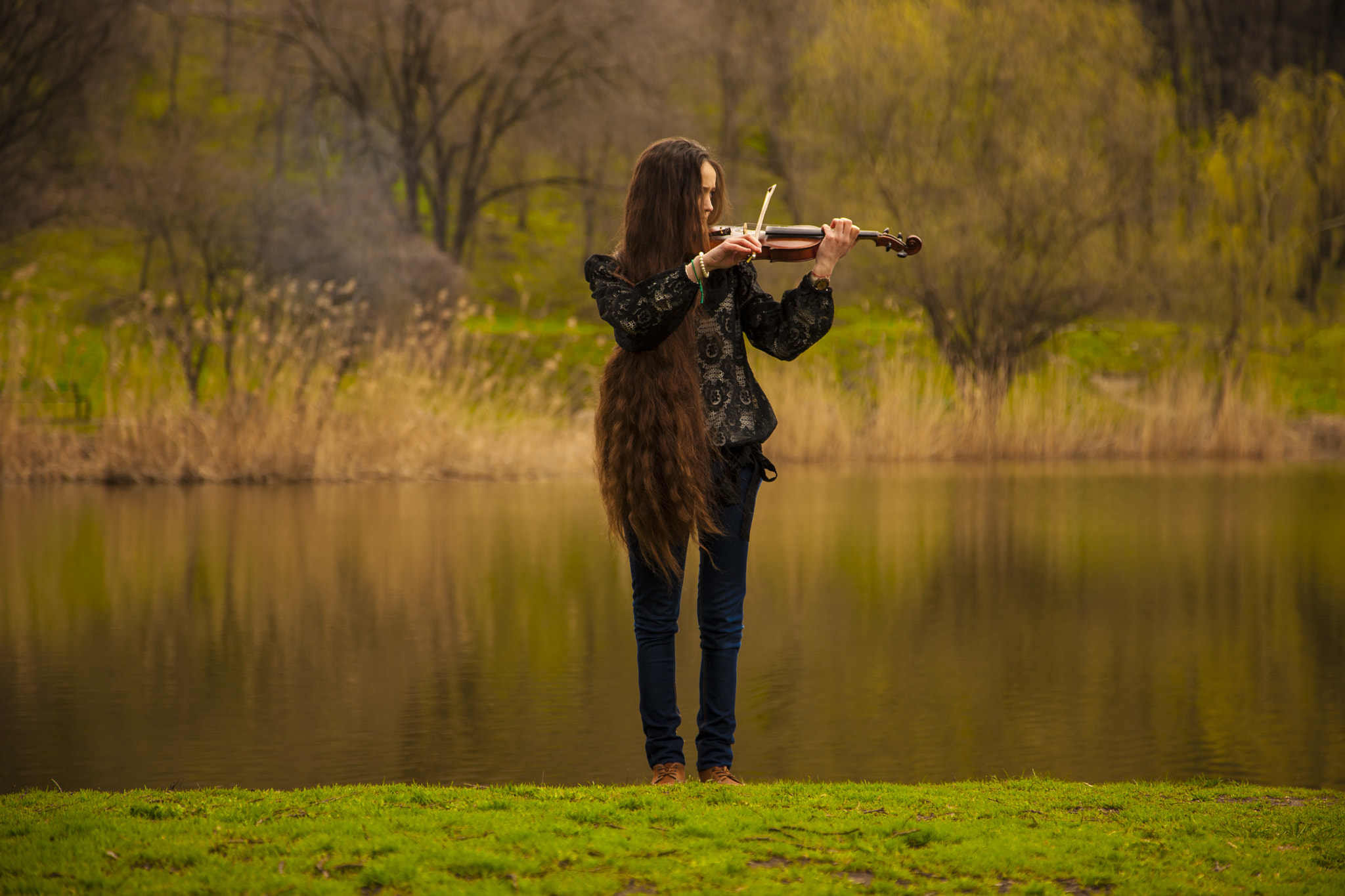 Girl with violin