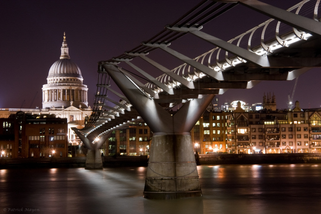 Millenium Bridge by night.