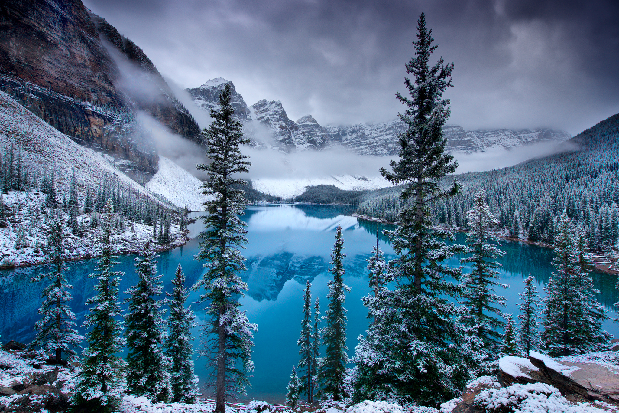 Moraine lake by Trevor Cole / 500px