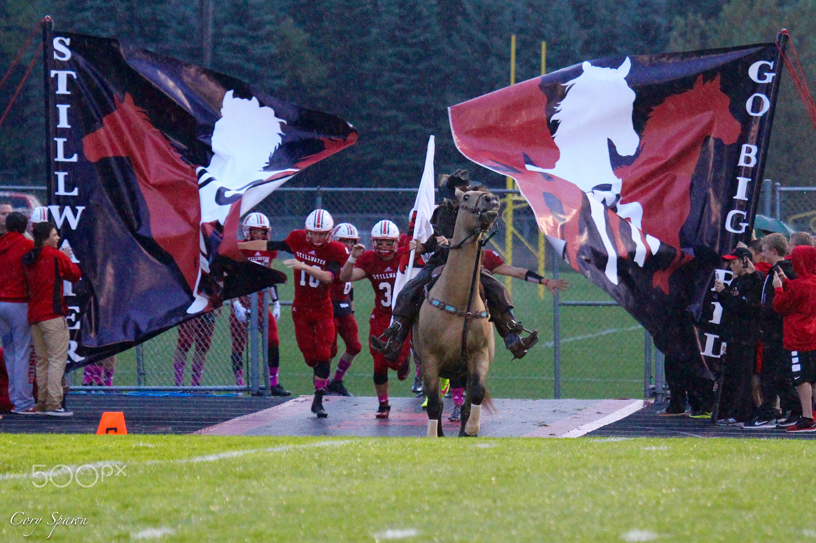 Canon EF 100-400mm F4.5-5.6L IS USM sample photo. Ponies homecoming photography