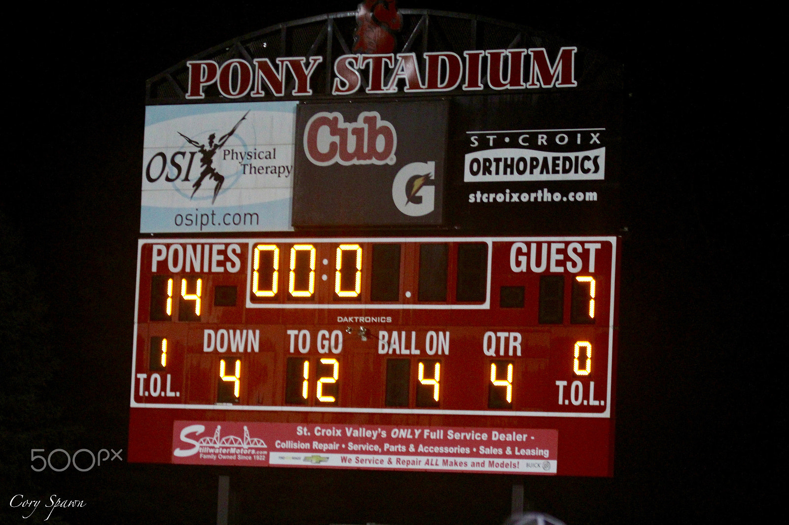 Canon EF 100-400mm F4.5-5.6L IS USM sample photo. Ponies homecoming photography