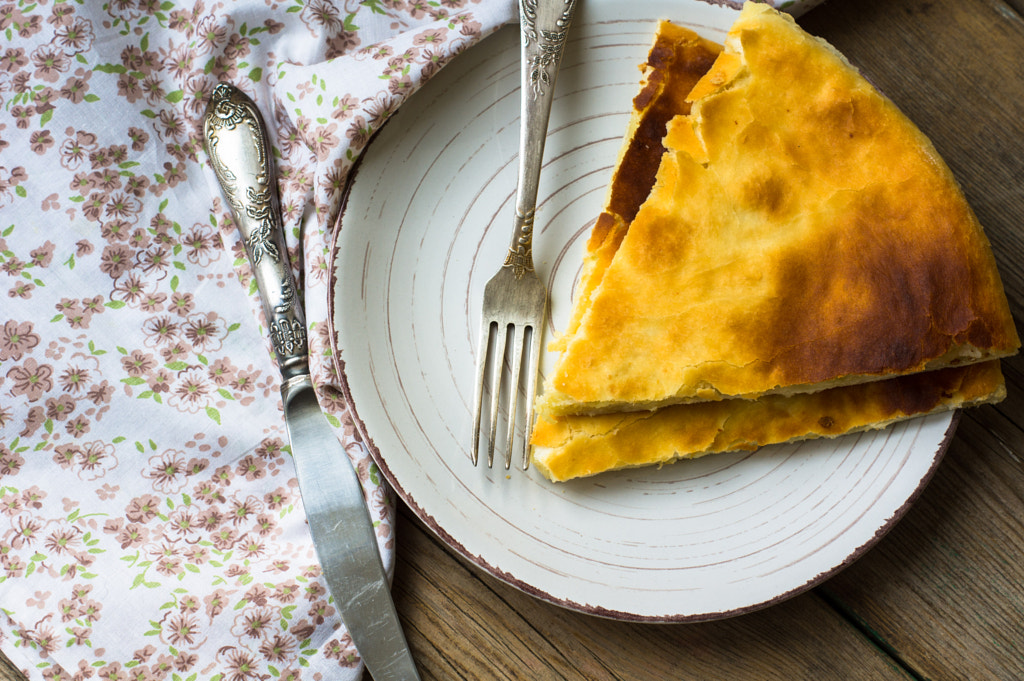 Traditional georgian dish - khachapuri by Anna Bogush on 500px.com
