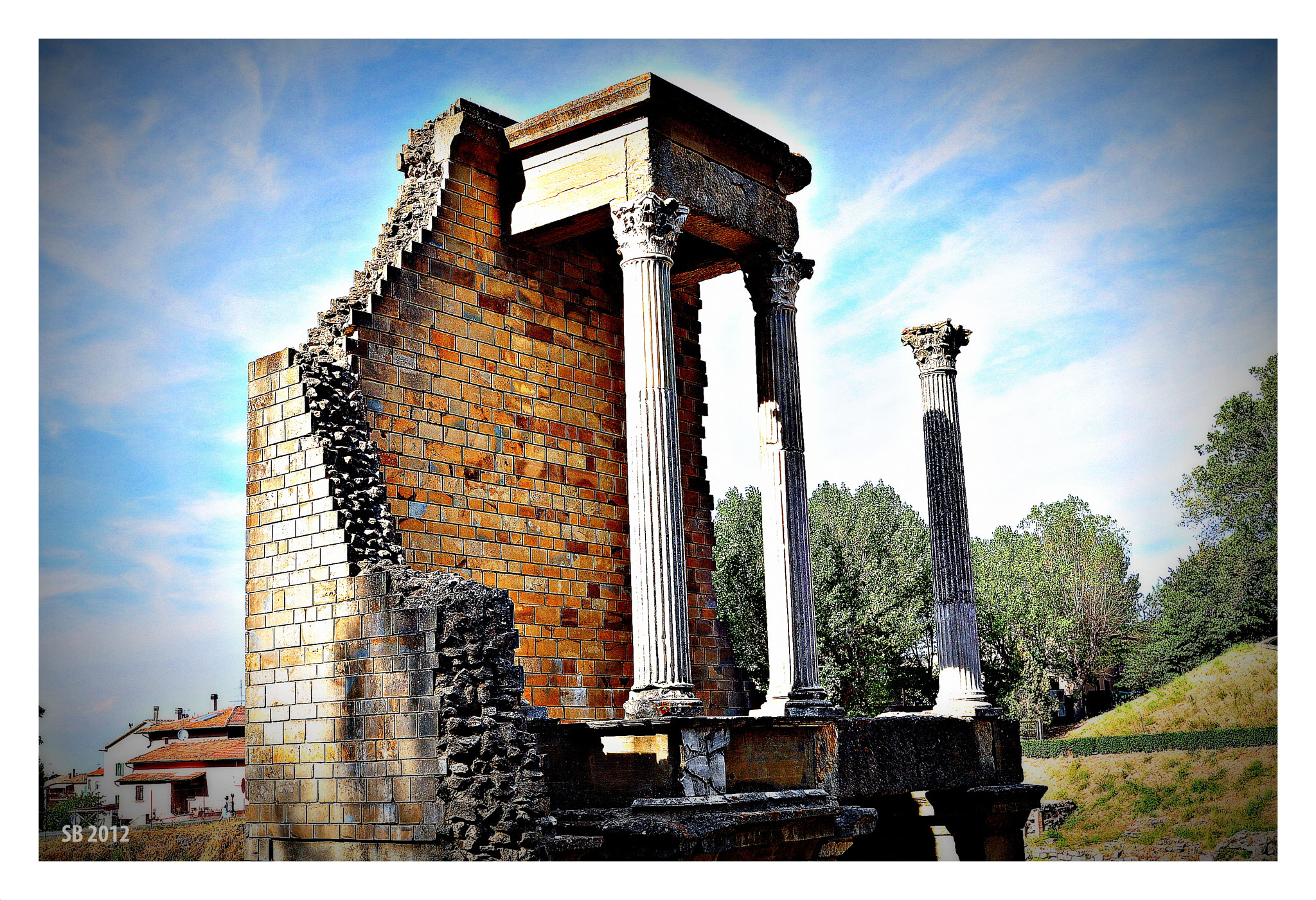 AF Zoom-Nikkor 28-100mm f/3.5-5.6G sample photo. Teatro romano [volterra] photography