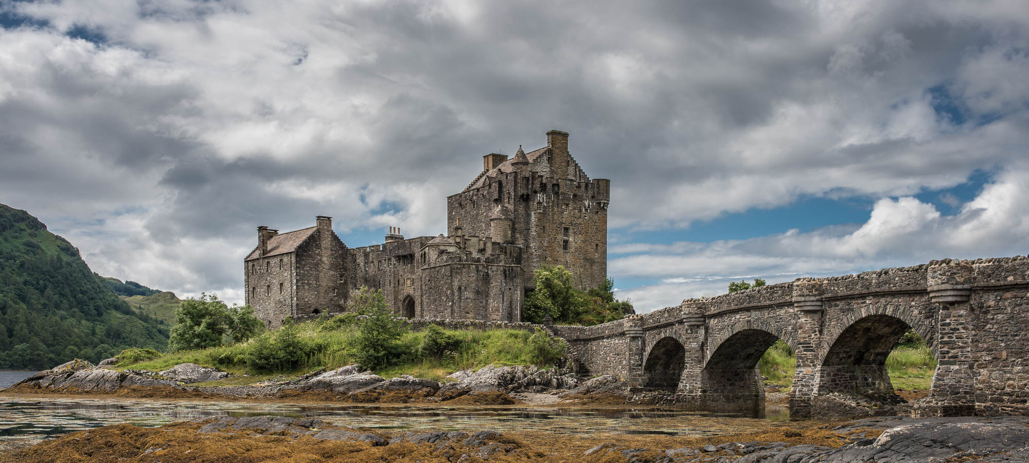 Nikon D800 + Nikon PC-E Nikkor 45mm F2.8D ED Tilt-Shift sample photo. Eileen donan castle photography