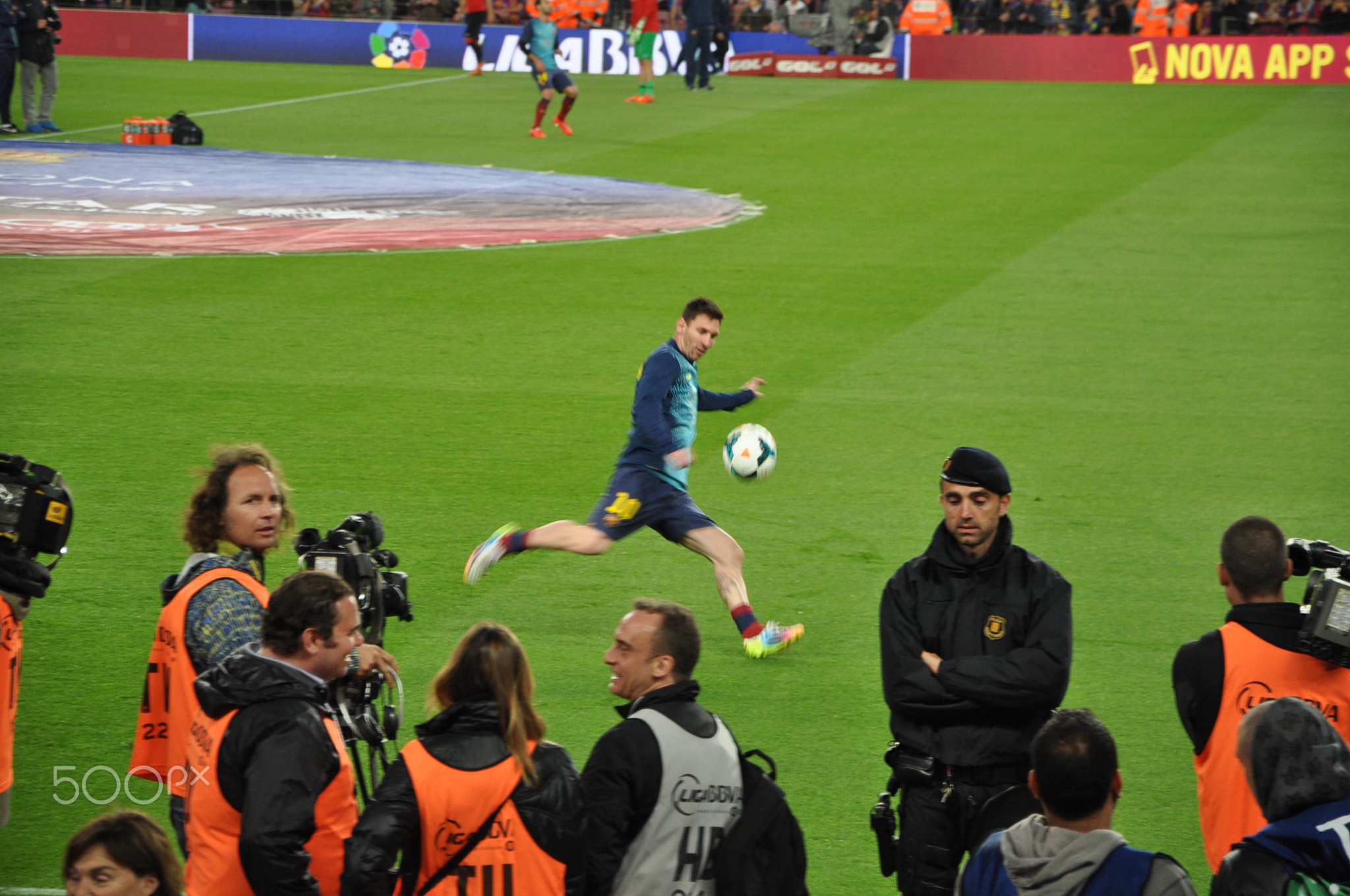 Messi training before match.jpg