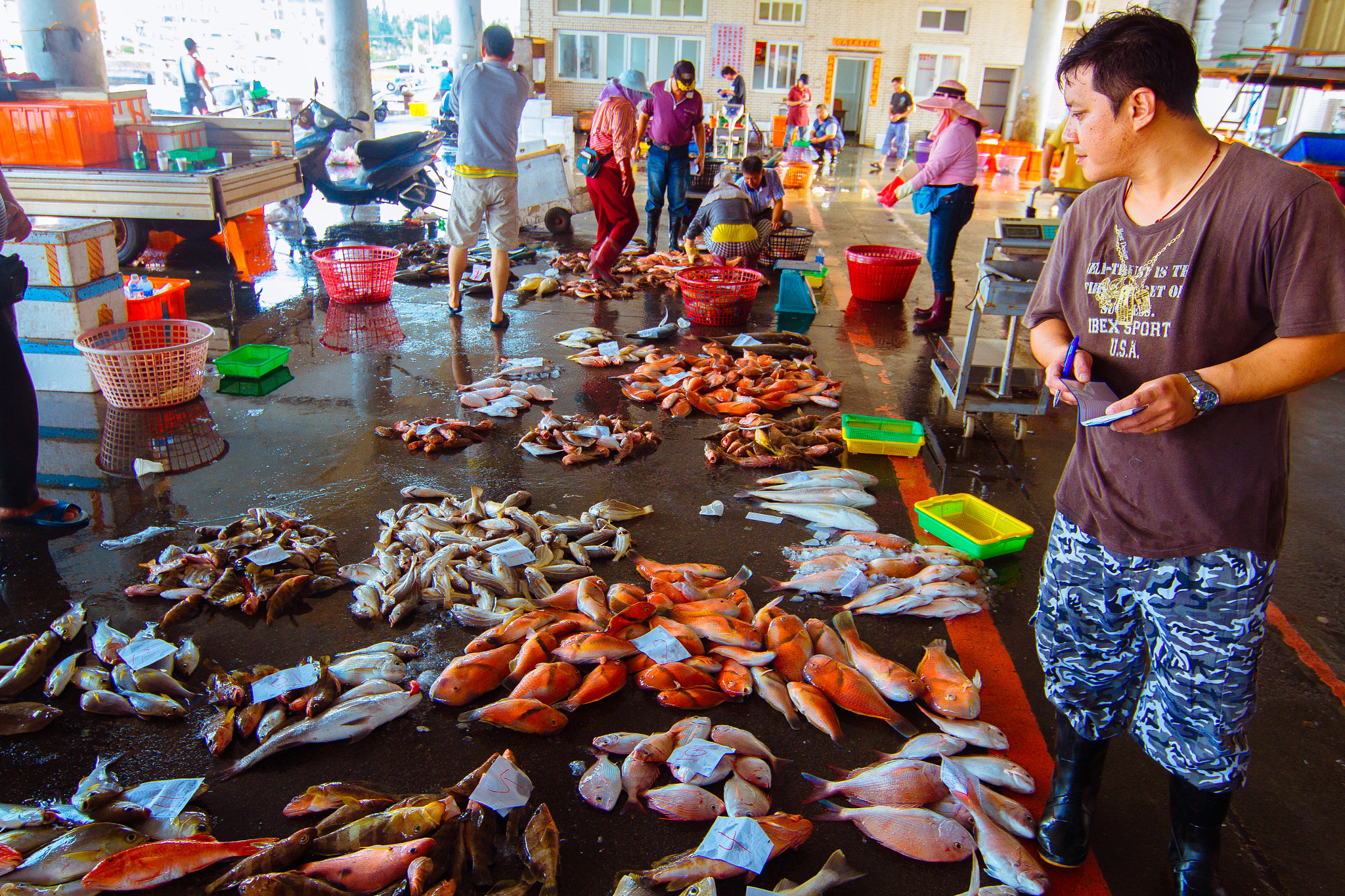 the buyer in fishmarket