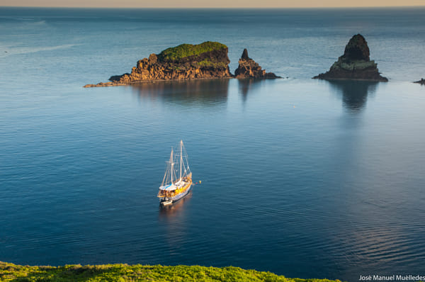 goleta san sebastian en las islas columbretes by José M. Muélledes on 500px.com