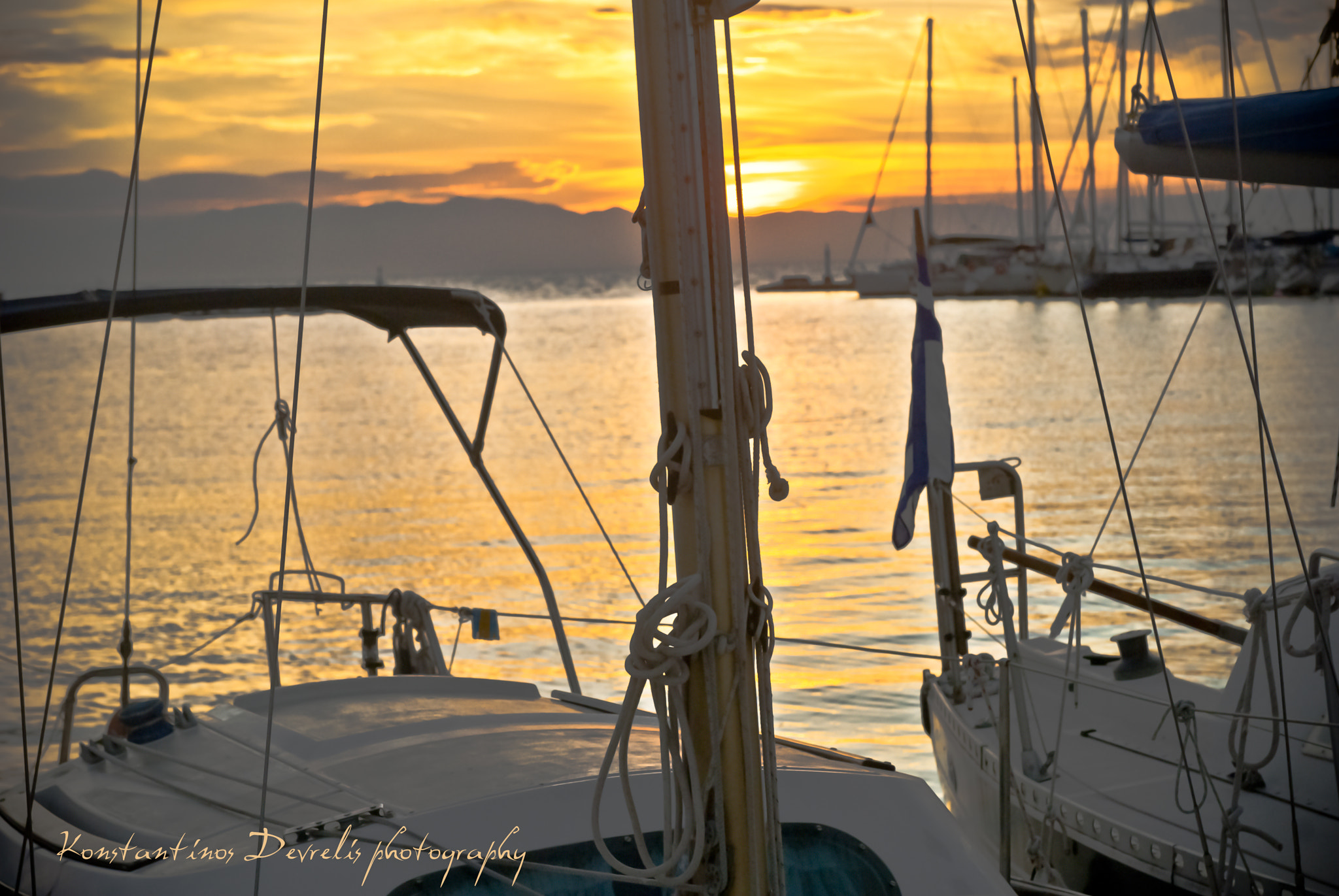 Nikon AF-S Nikkor 28-70mm F2.8 ED-IF sample photo. Relaxing in the harbour ... photography