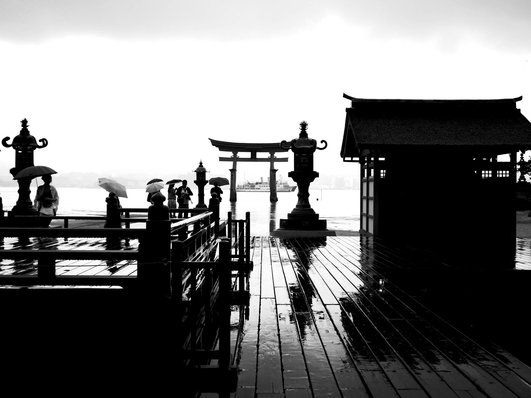 Pentax Q sample photo. Miyajima photography
