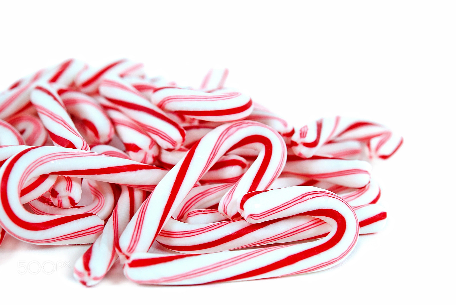 Nikon AF-S Micro-Nikkor 60mm F2.8G ED sample photo. Candy cane heart photography