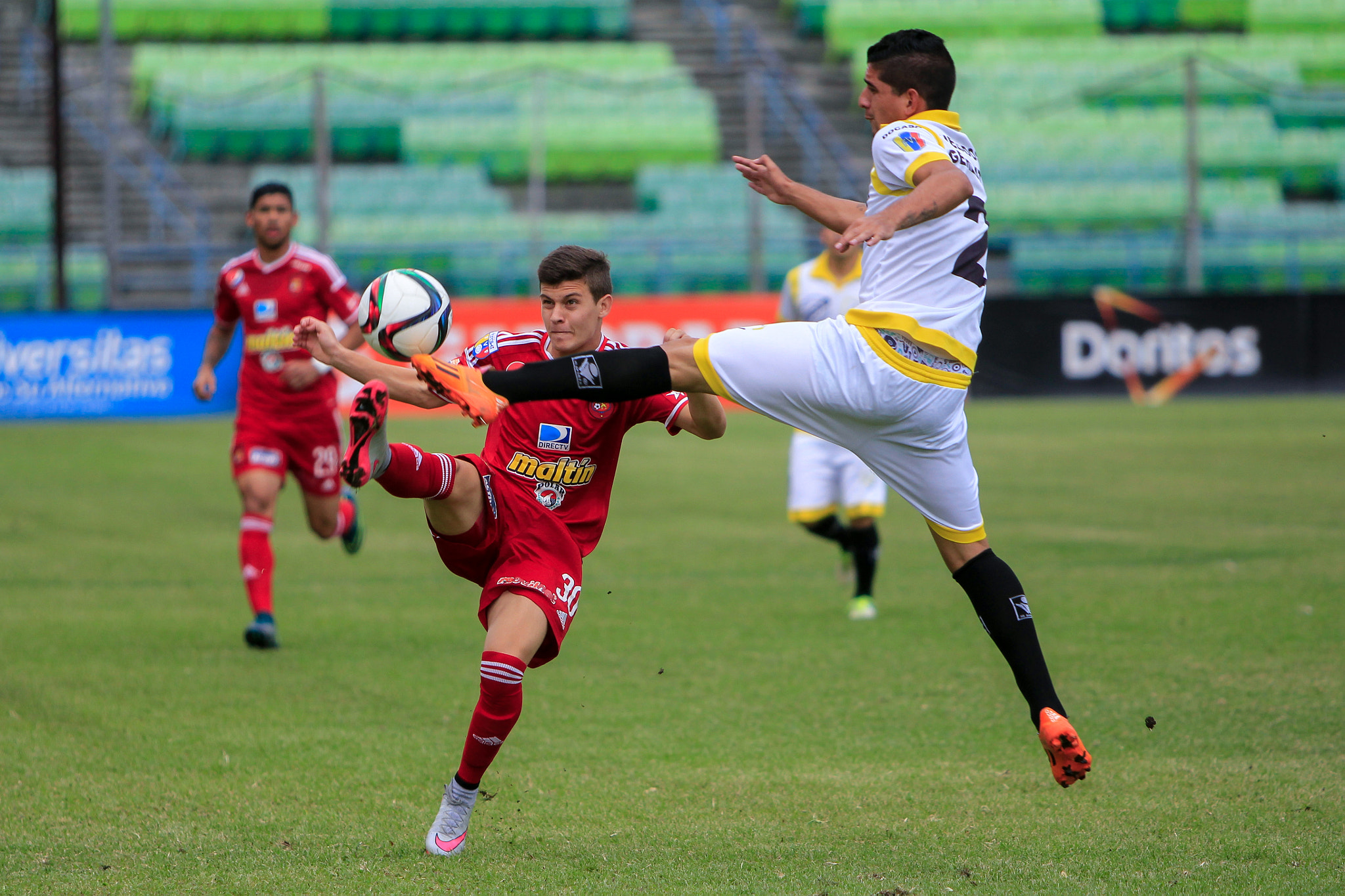 Canon EF 70-200mm F2.8L IS USM sample photo. Caracas fc 0-0 llaneros de guanare. photography