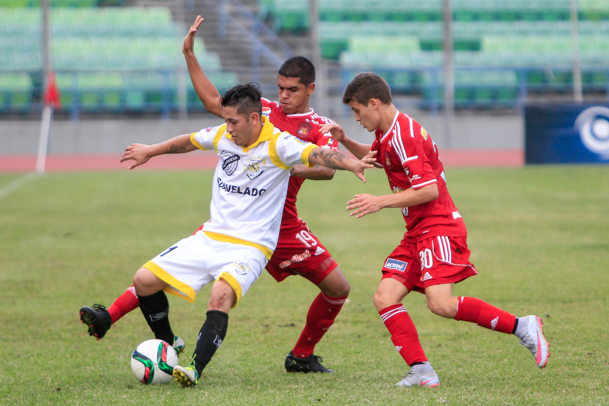 Canon EF 70-200mm F2.8L IS USM sample photo. Caracas fc 0-0 llaneros de guanare. photography