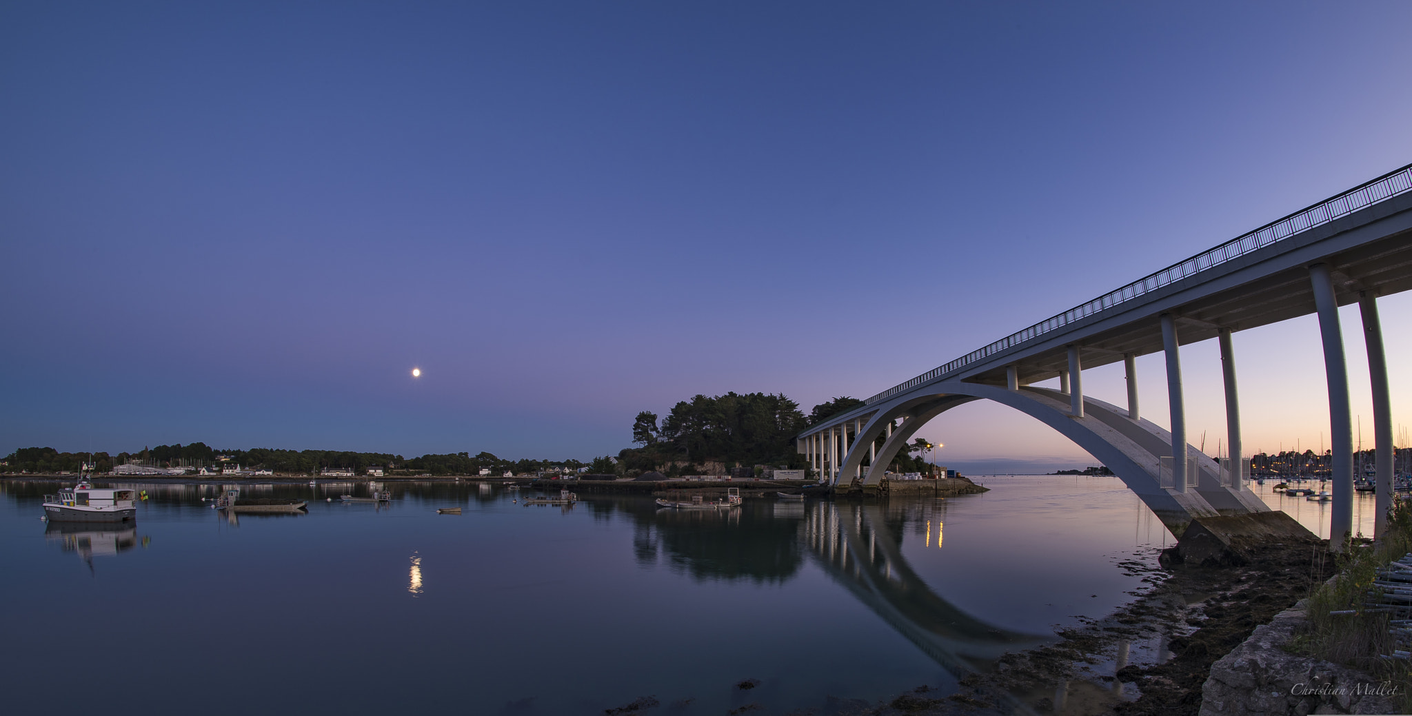 Samyang 12mm F2.8 ED AS NCS Fisheye sample photo. Pont de kerisper, la trinité-sur-mer photography