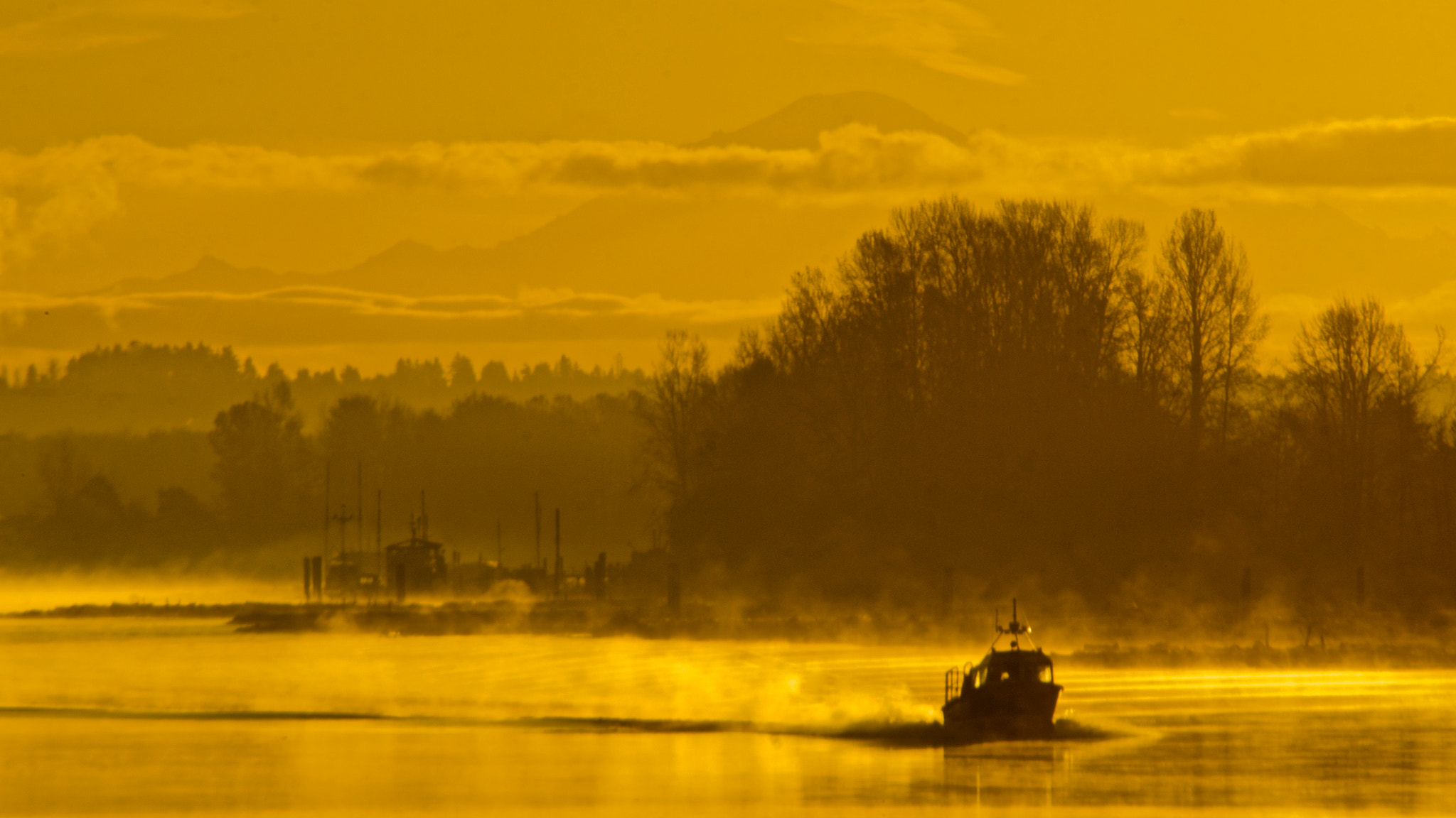 smc PENTAX-FA J 75-300mm F4.5-5.8 AL sample photo. Traveling a golden river photography