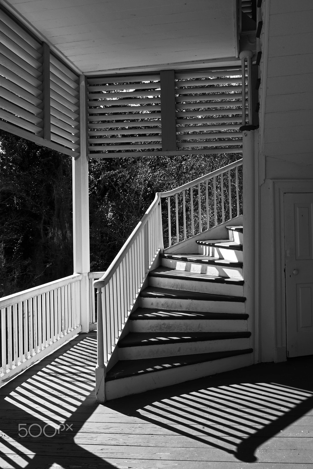 AF Zoom-Nikkor 28-80mm f/3.3-5.6G sample photo. Oakley plantation stairs photography