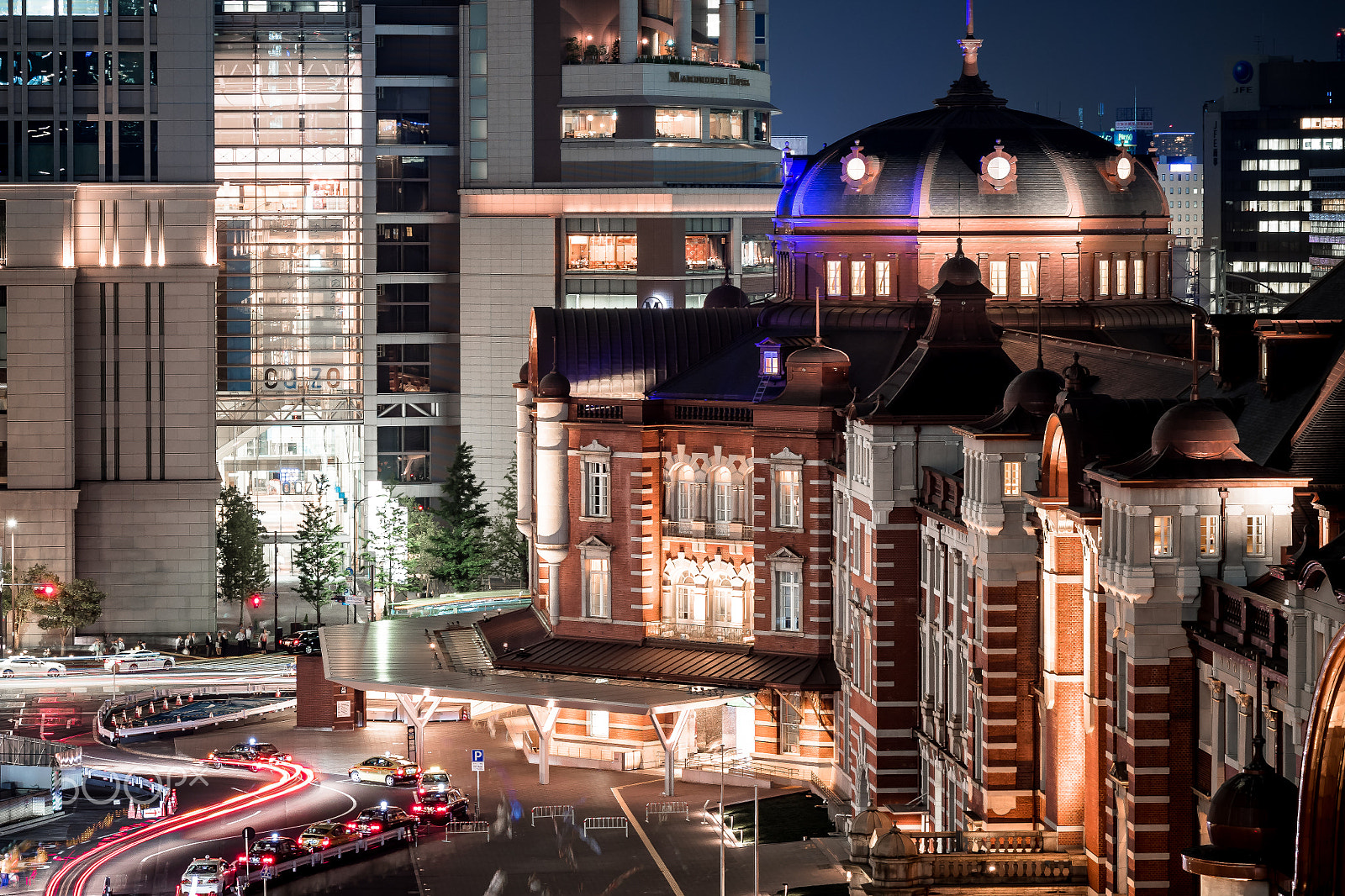 Olympus PEN E-PL7 + Sigma 60mm F2.8 DN Art sample photo. Tokyo station photography