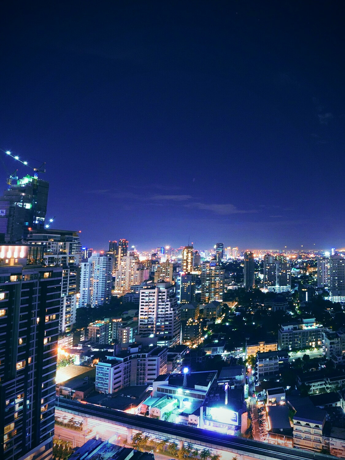 Sigma 8-16mm F4.5-5.6 DC HSM sample photo. Blue night at bangkok  photography
