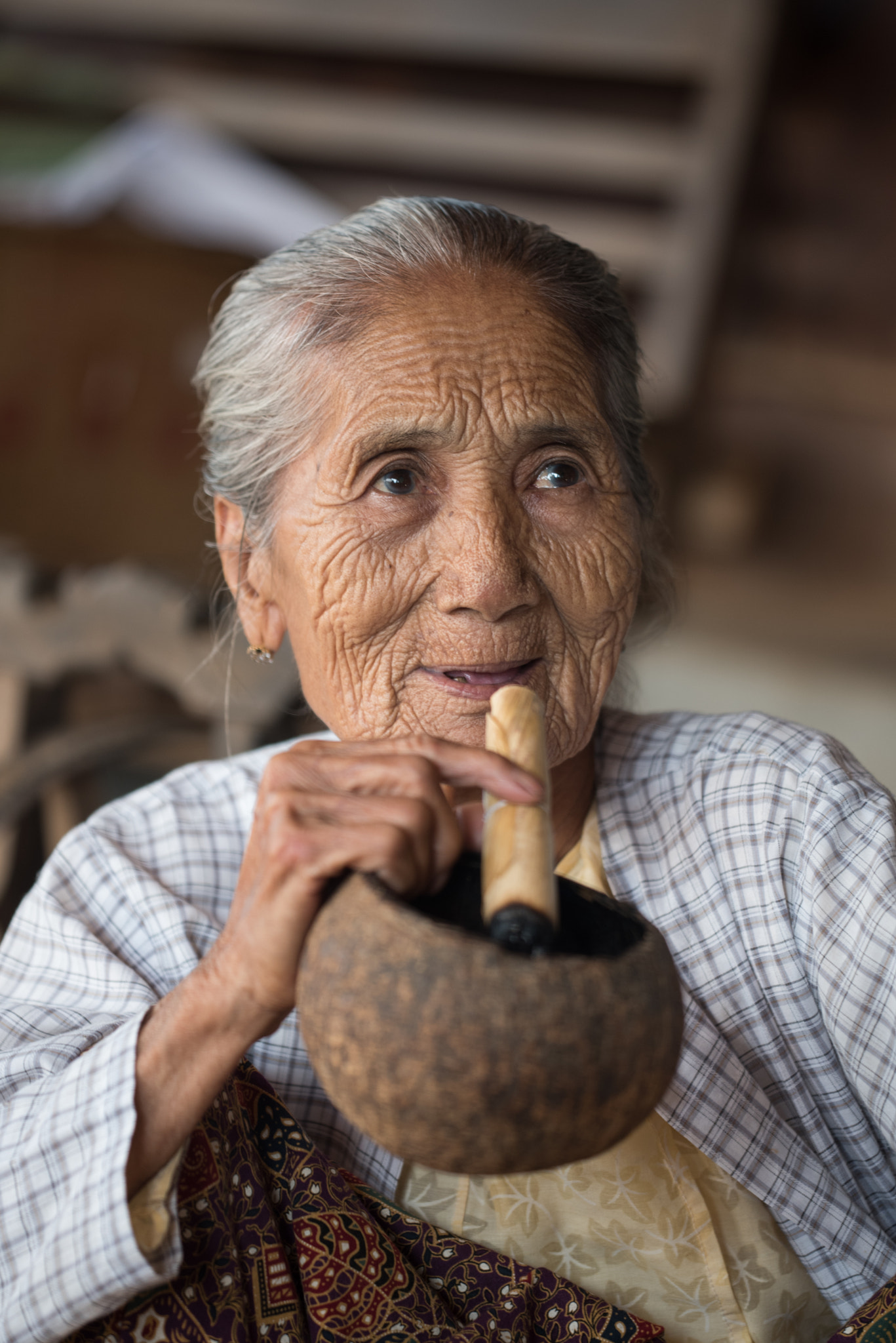 Sigma 150mm F2.8 EX DG Macro HSM sample photo. Cheroot old lady photography