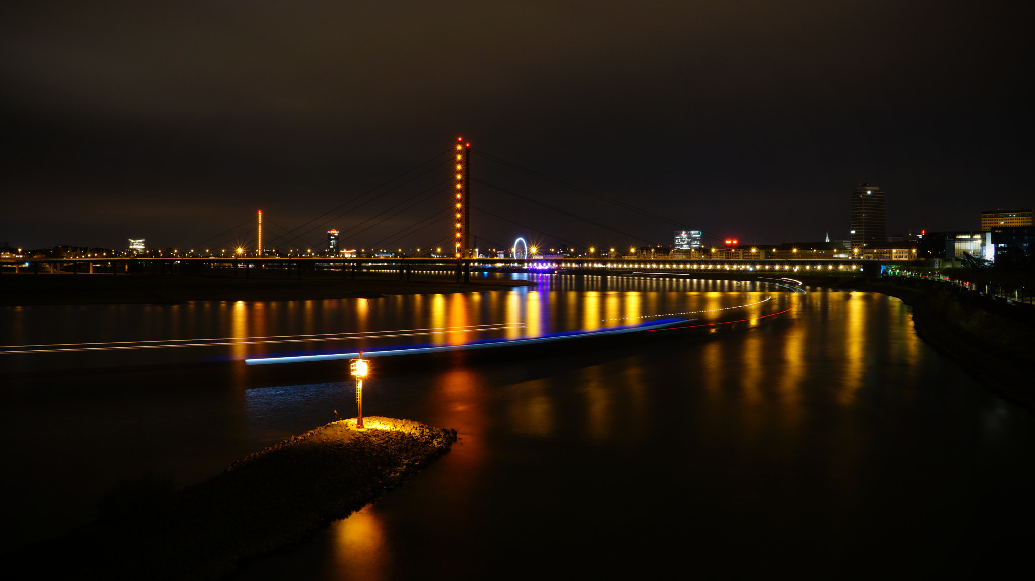 Sony DT 16-105mm F3.5-5.6 sample photo. Düsseldorf medienhafen photography