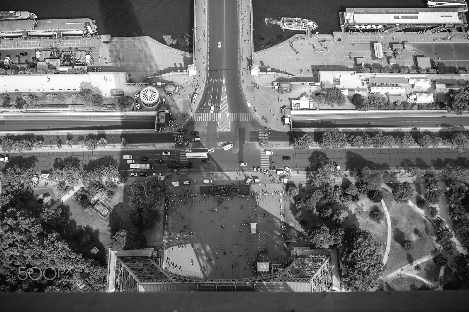 Tamron SP 24-70mm F2.8 Di VC USD sample photo. Tour eiffel's shadow photography