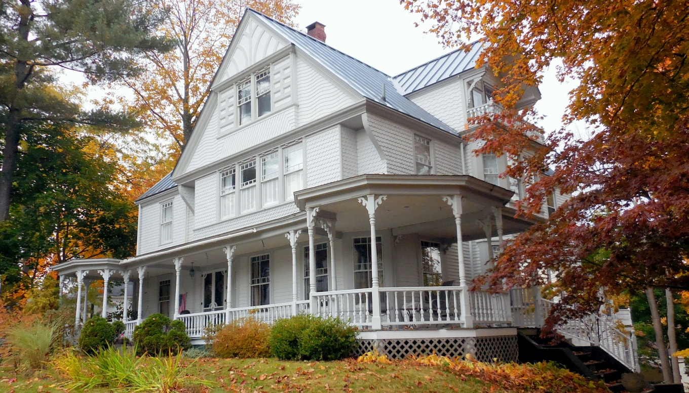 Nikon Coolpix S5300 sample photo. Bette's maine house... photography