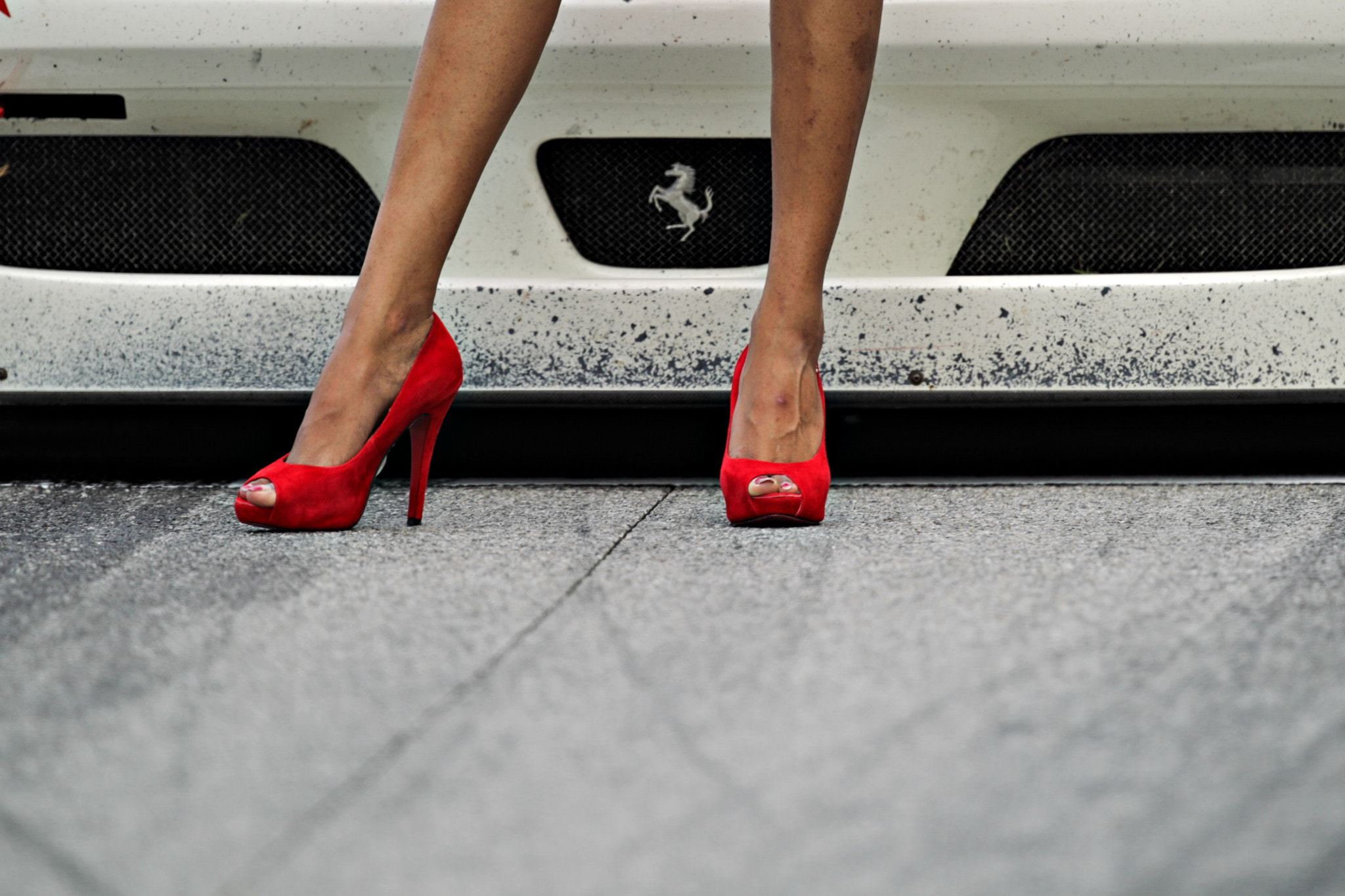 Canon EF 200-400mm F4L IS USM Extender 1.4x sample photo. Ferrari challenge grid girl photography