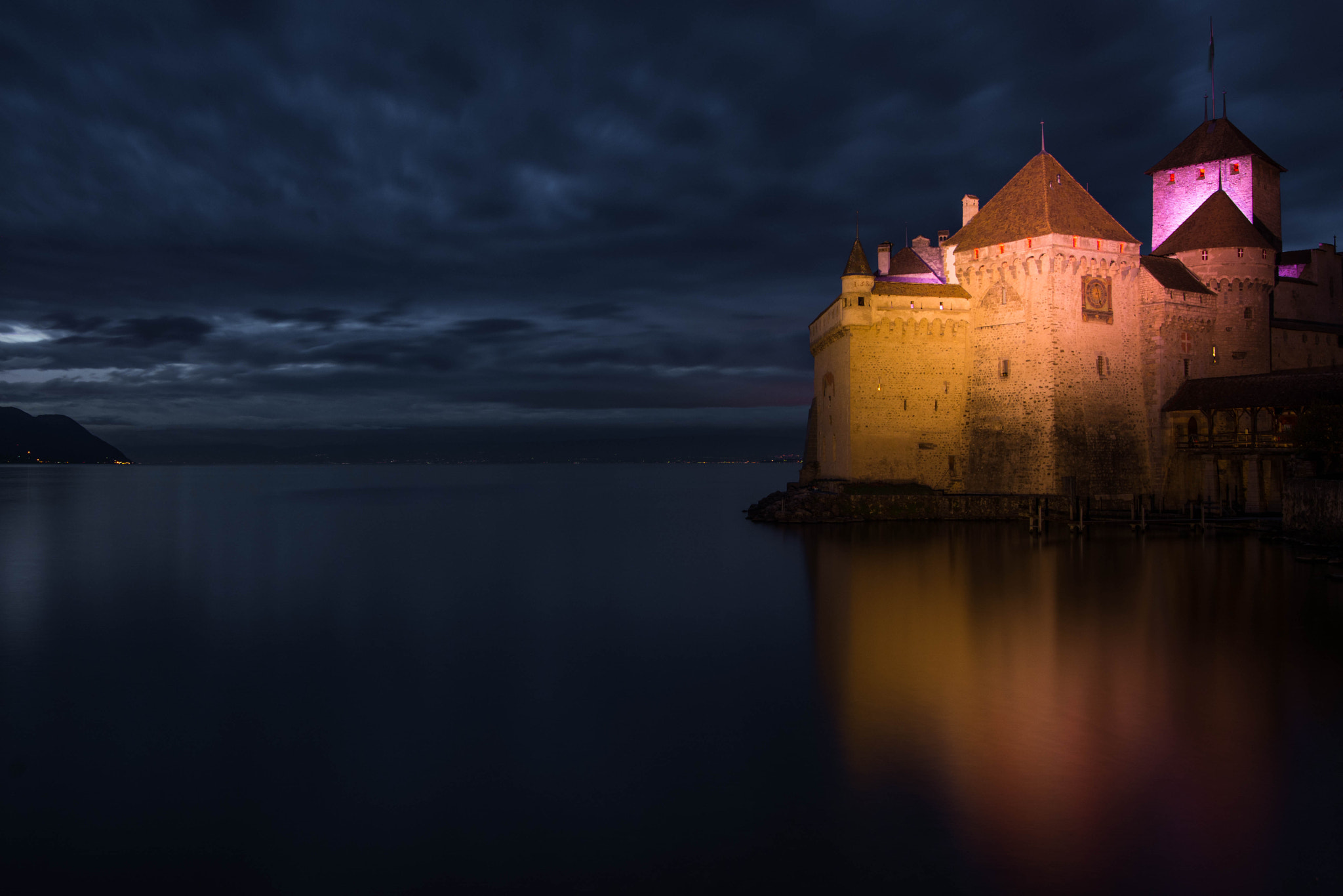 Nikon D7100 + Nikon AF-S Nikkor 20mm F1.8G ED sample photo. Chateau de chillon photography
