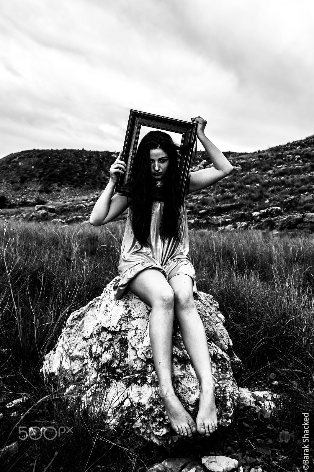 Nikon D3200 + Sigma 18-35mm F1.8 DC HSM Art sample photo. Hang a frame photography