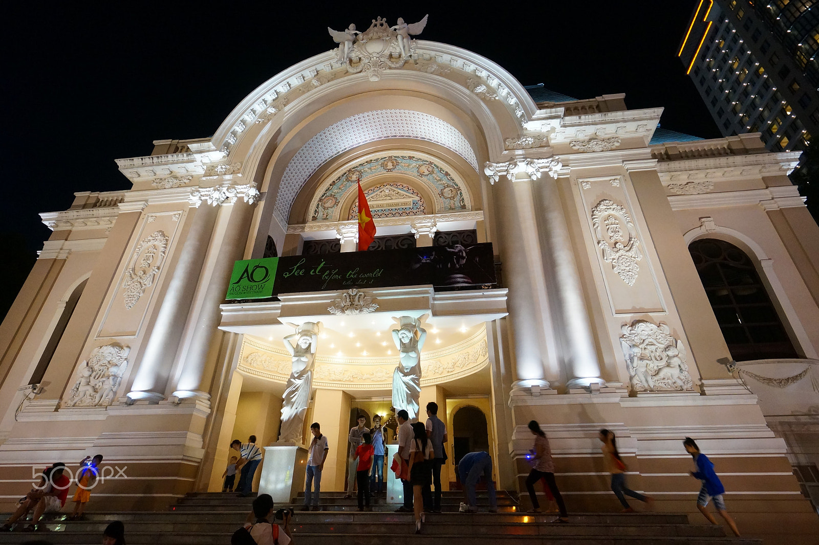 Sony Alpha NEX-6 + Sony E 10-18mm F4 OSS sample photo. Hcm opera house photography