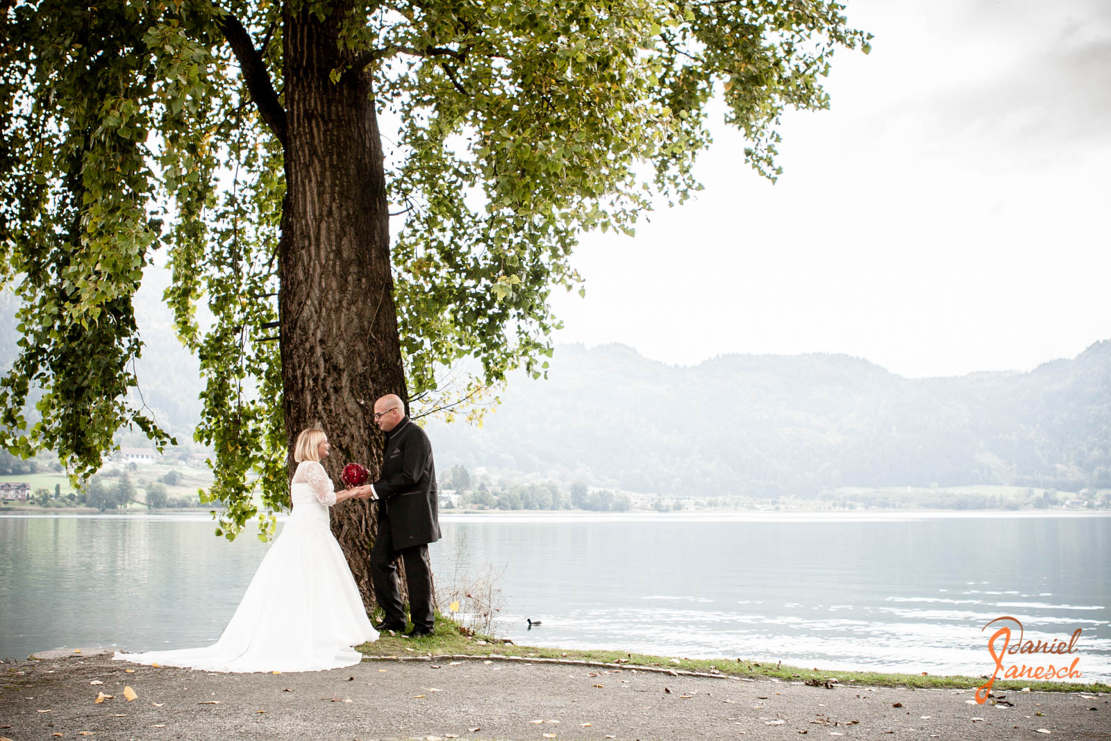 Canon EOS 30D + Canon EF 24-70mm F2.8L USM sample photo. Manuela und martin photography
