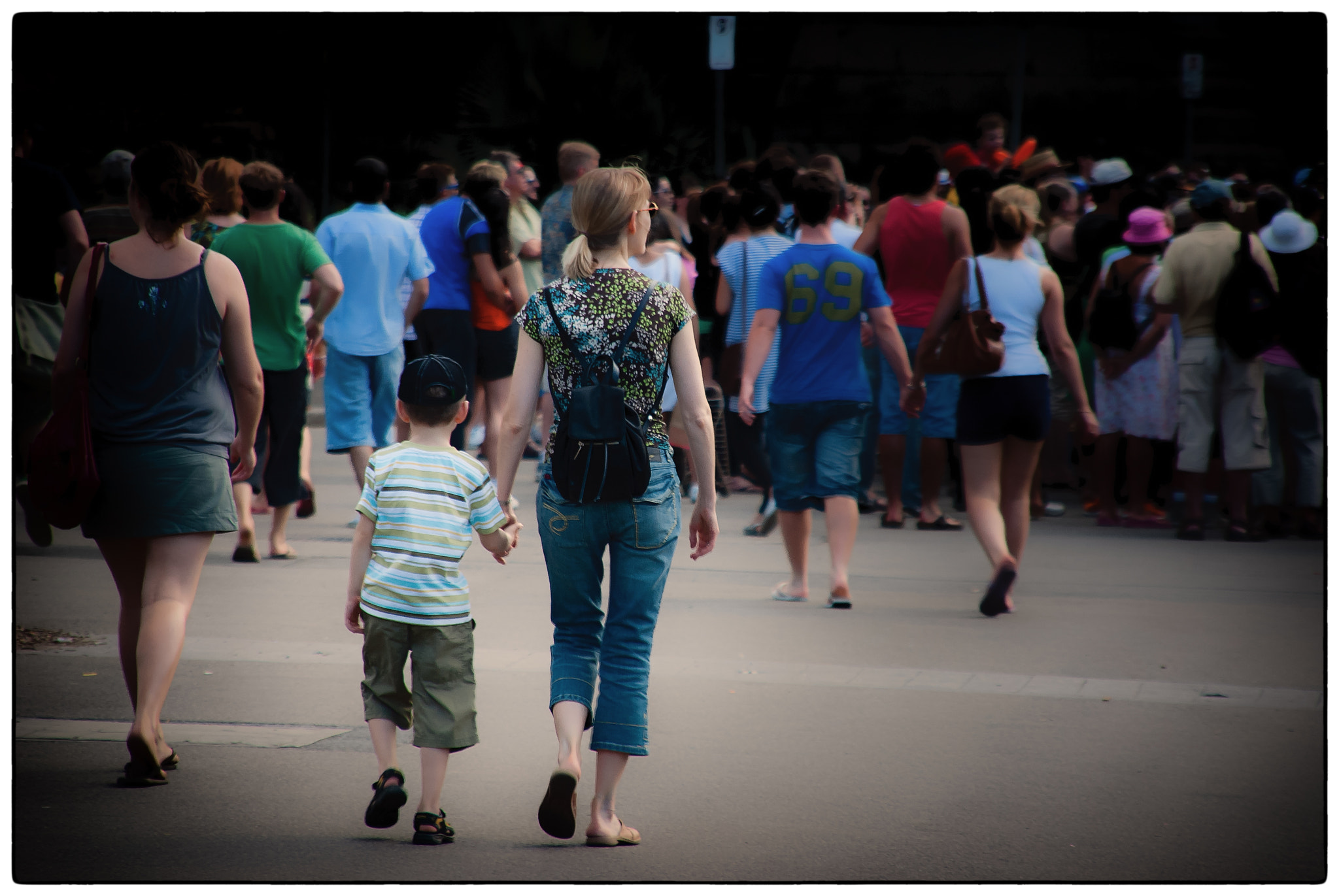 Pentax K10D + Sigma Lens sample photo. Walking in melbourne photography