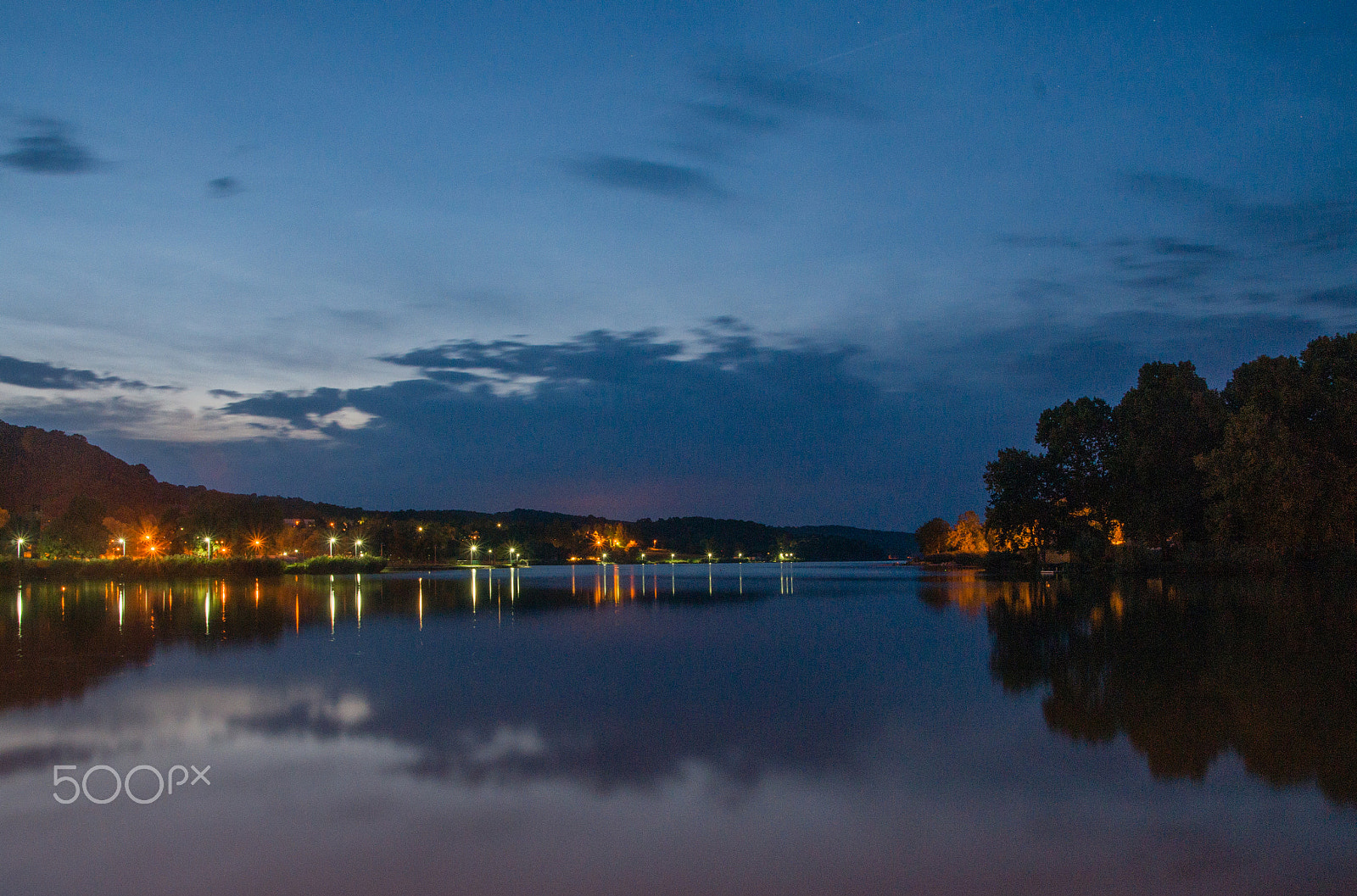 Sigma AF 10-20mm F4-5.6 EX DC sample photo. Lake at night photography