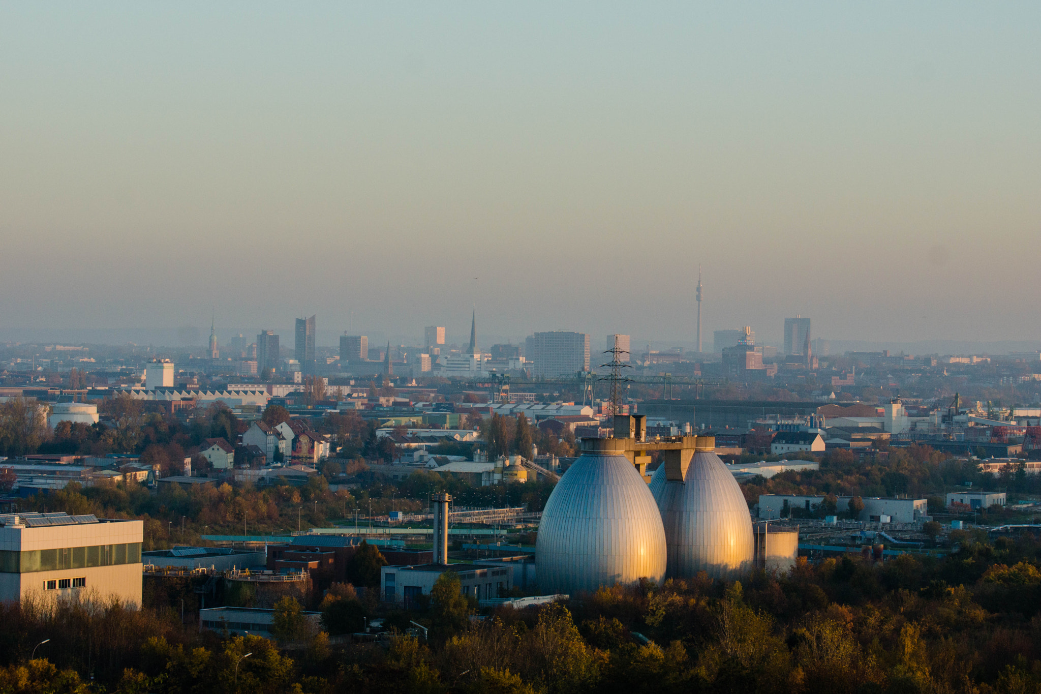 Sony SLT-A77 + Tamron SP 70-200mm F2.8 Di VC USD sample photo. Dortmund skyline photography