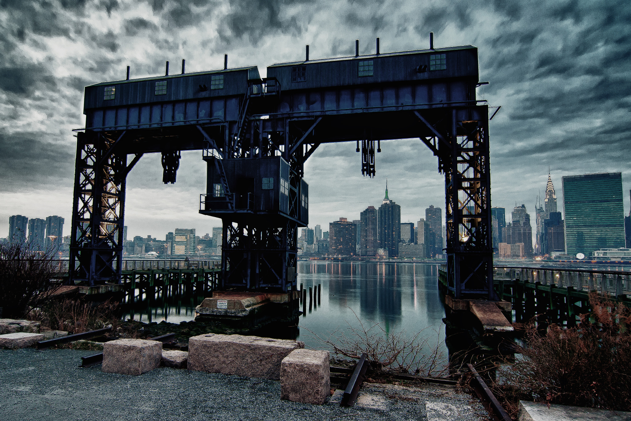 Tokina AT-X Pro 12-24mm F4 (IF) DX sample photo. Hunters point photography