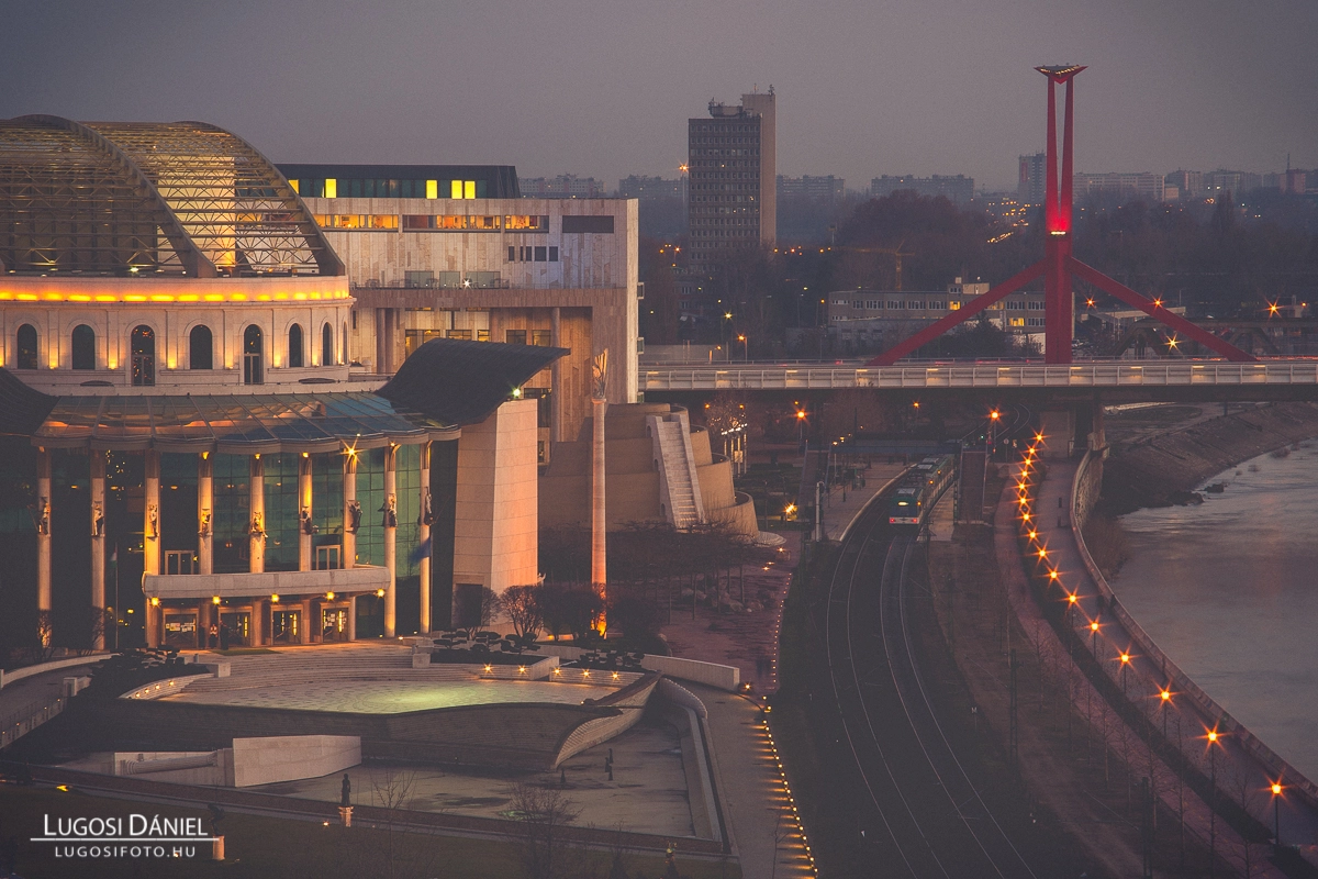 Canon EF 55-200mm F4.5-5.6 II USM sample photo. Part of budapest photography
