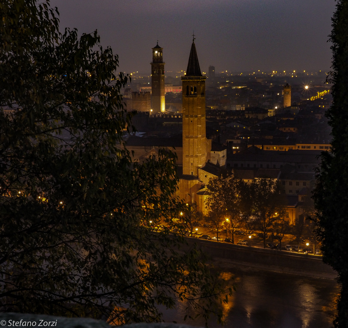 Panasonic Lumix G X Vario 12-35mm F2.8 ASPH Power OIS sample photo. Ombre d'autunno a verona photography